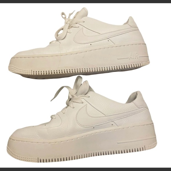 SOLD Nike Air Forces 1 - Picture 3 of 6